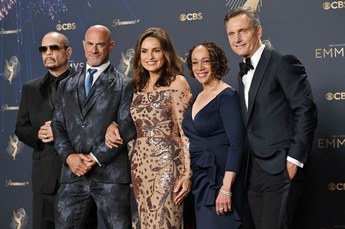 Ice T signals return of 'Law & Order: SVU' with Mariska Hargitay pic