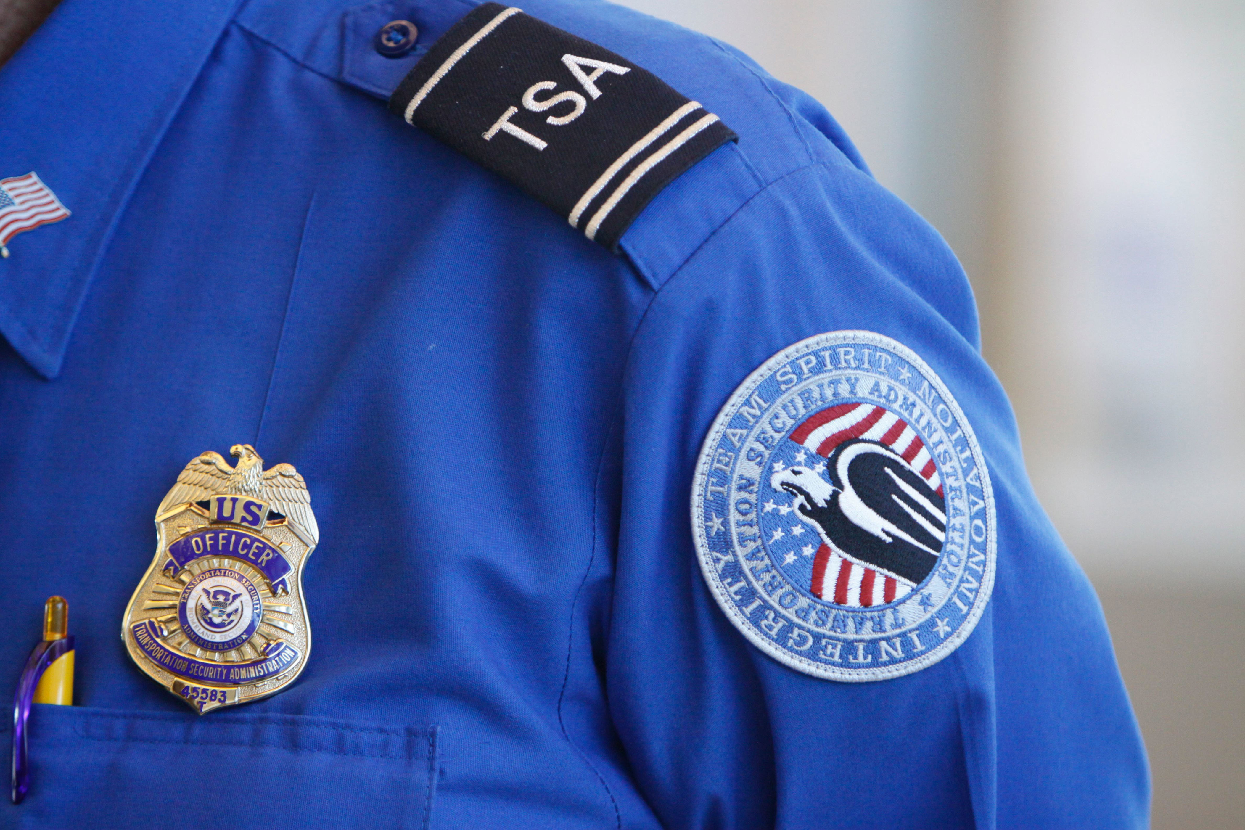 3 US airports look to give TSA the boot
