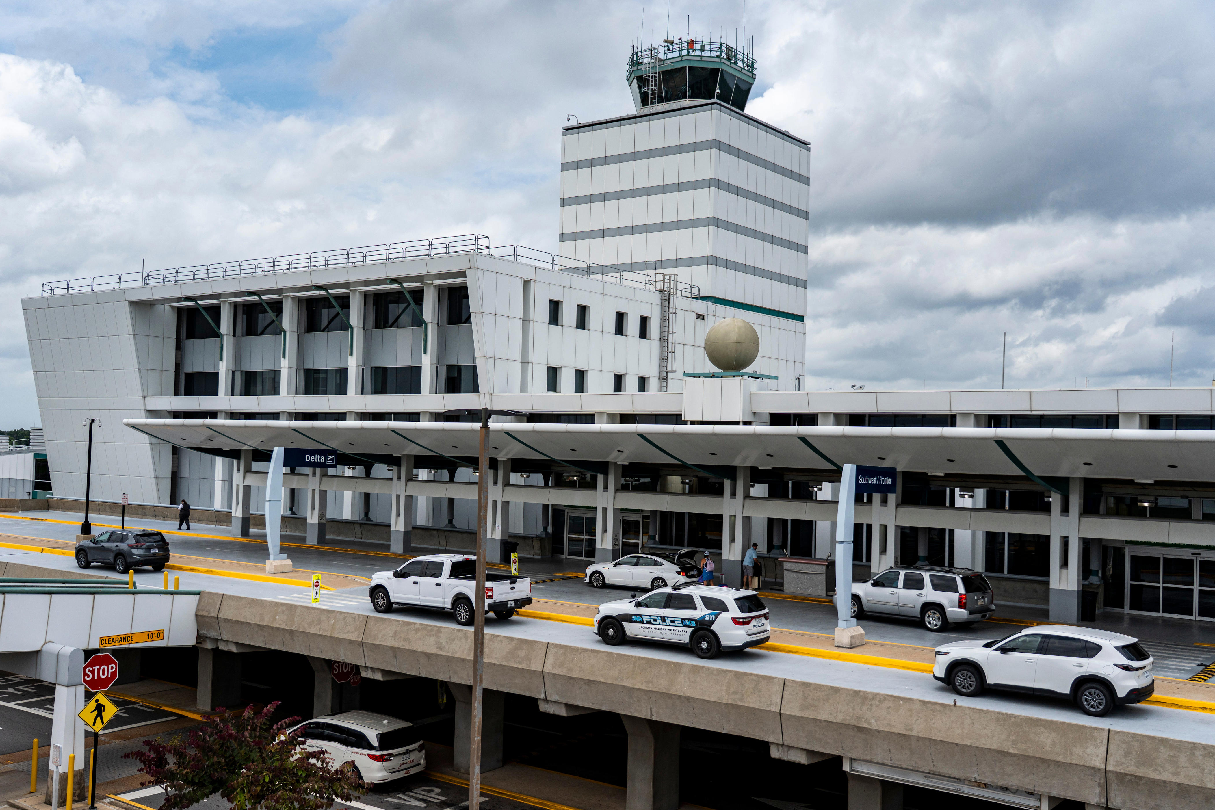 Jackson airport picks team for terminal overhaul. Who pays for it?