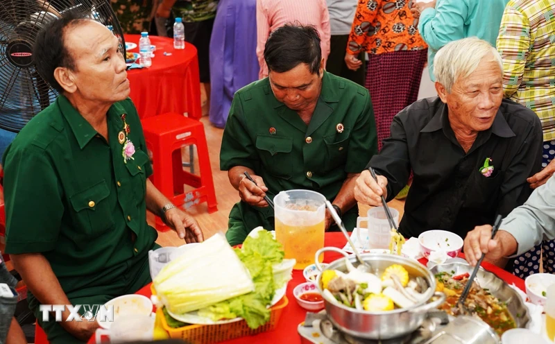 Bữa cơm tri ân lan tỏa truyền thống Uống nước nhớ nguồn