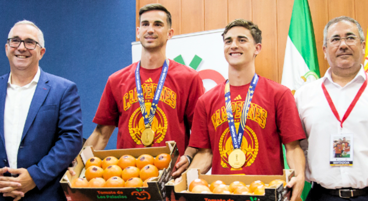 Image for Spain's World Cup triumph ends with players receiving their body weight in tomatoes