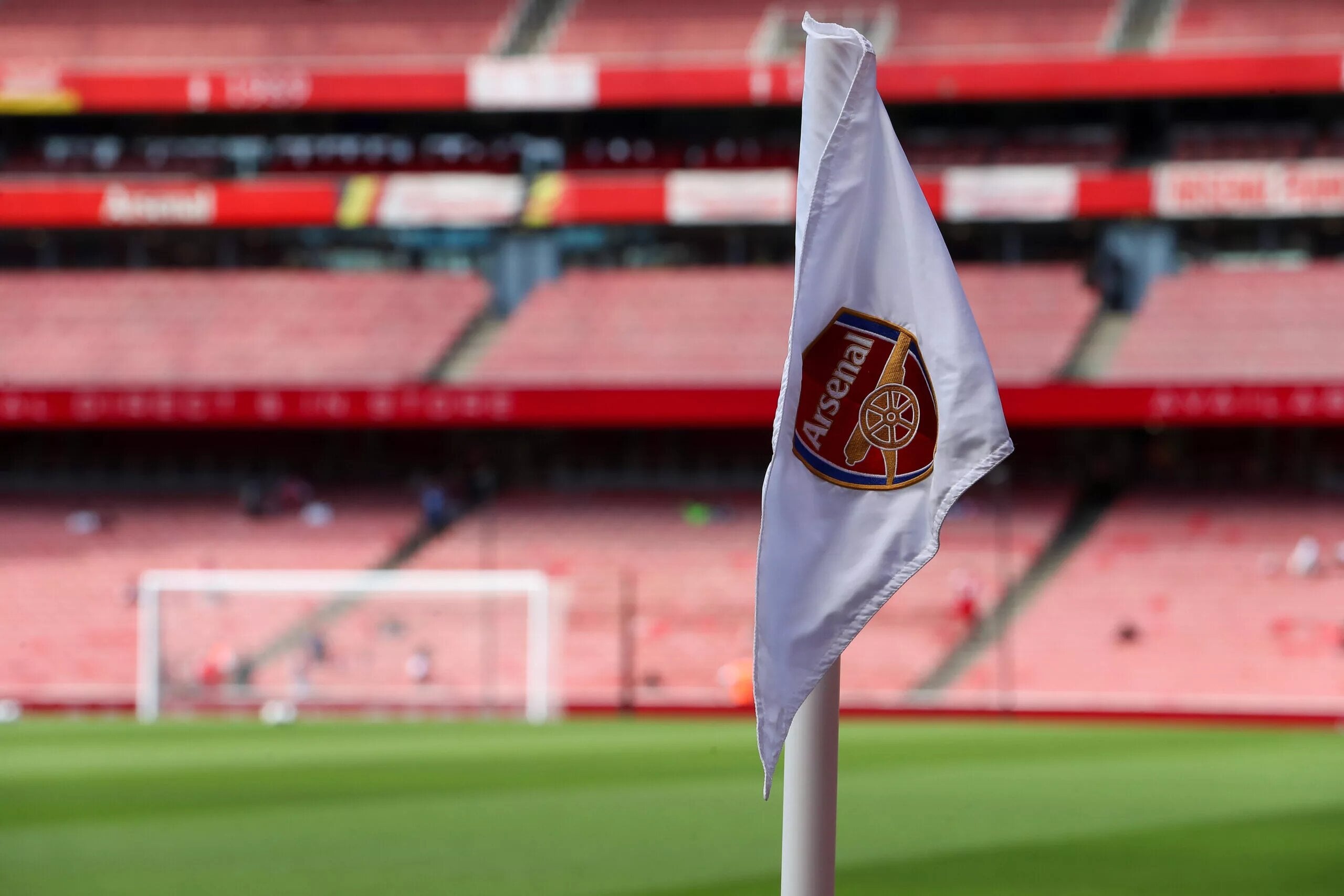 Arsenal sign versatile attacker to wear number 17 shirt