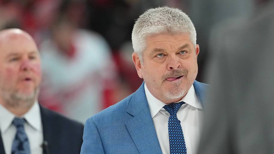 NHL reporter confidently muses that Red Wings coach is on the hot seat