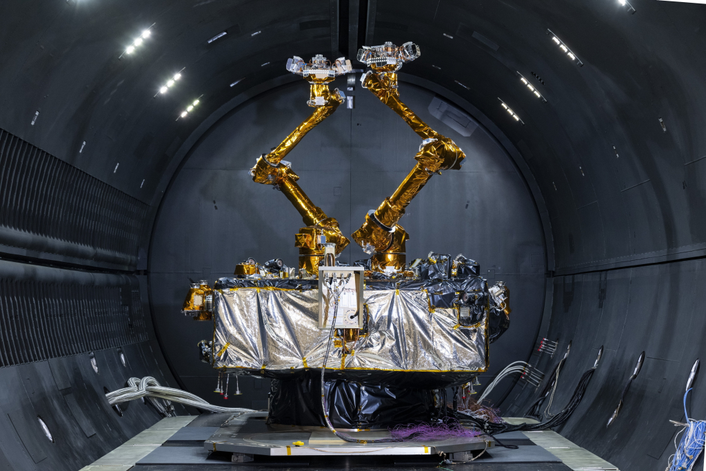 US military launches spacecraft with robotic arms