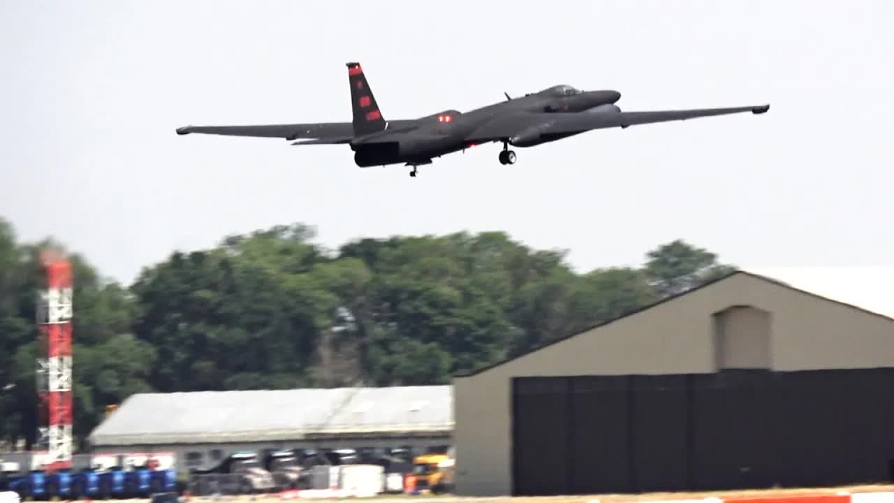 Watch the U-2 spy plane take off - then that strange howl hits