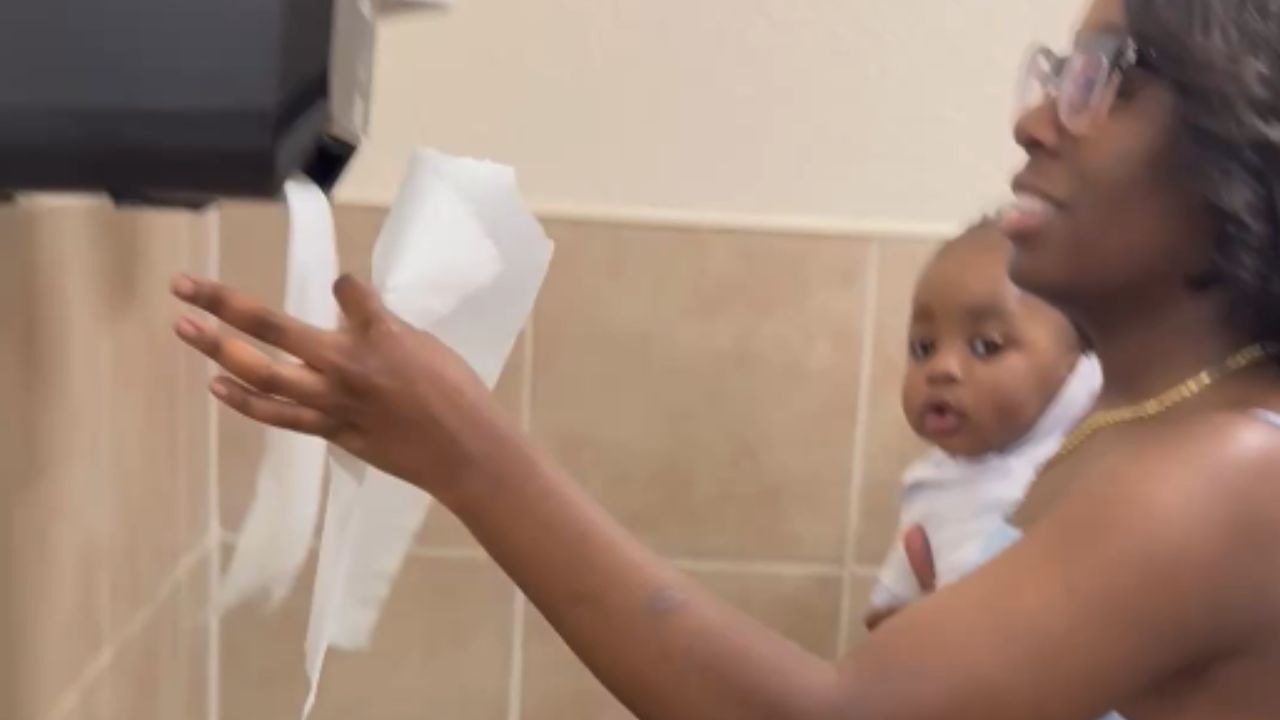 Toddler's delight as motion-activated napkin dispenser brings laughter