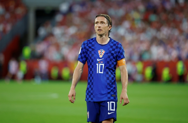 Modric extends contract with AC Milan