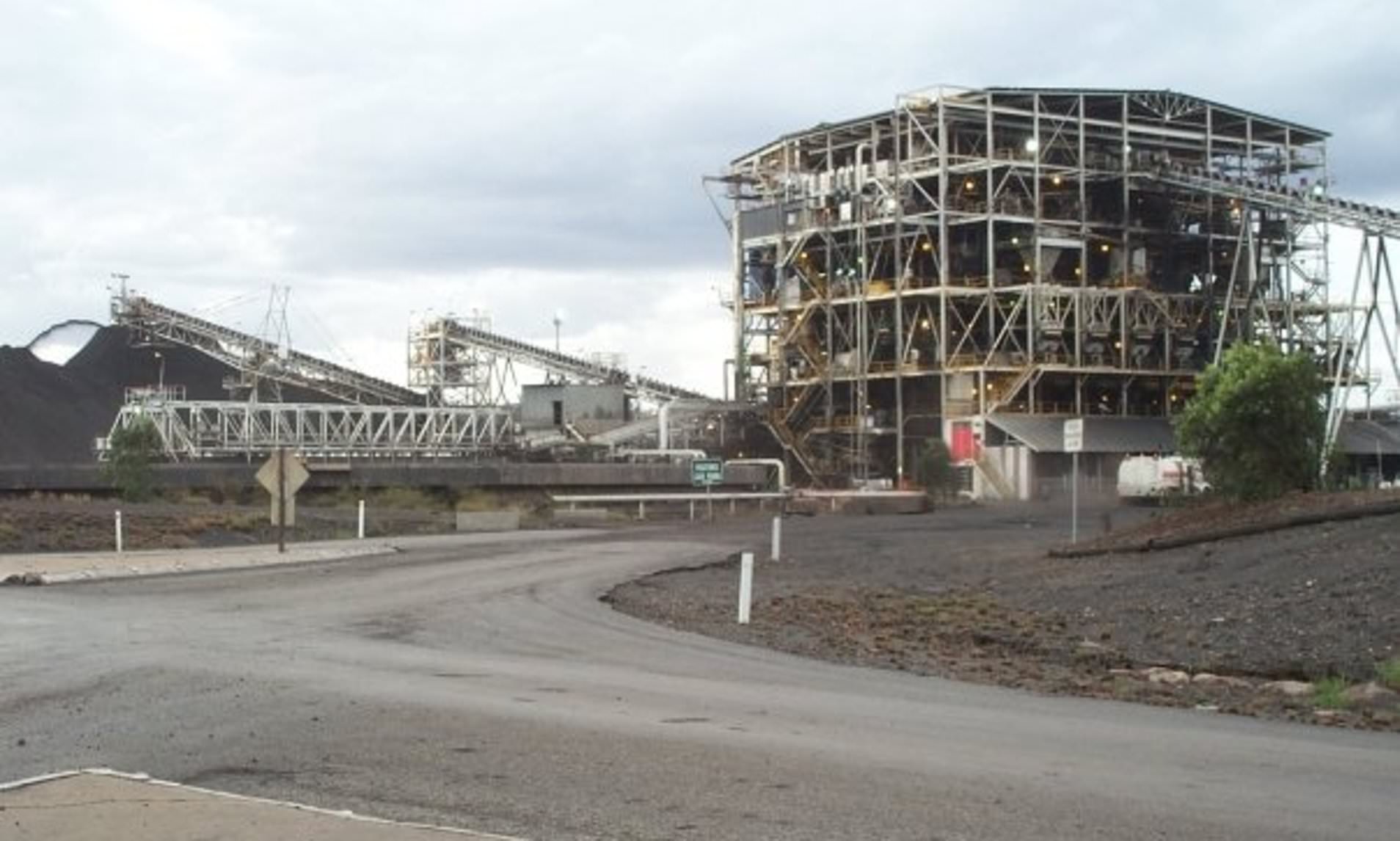 Passenger dead after horror crash at Queensland coal mine - as a second ...