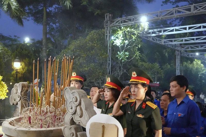 Phụ nữ Quân đội lan tỏa nghĩa tình trên hành trình tri ân