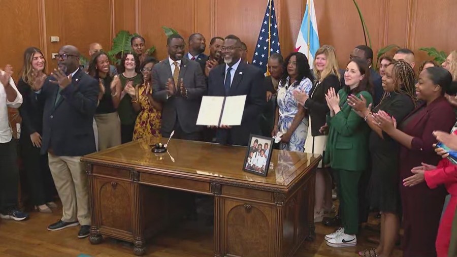 Chicago mayor signs executive order to strengthen how city buys firearms, ammo