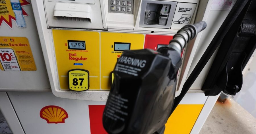 Oregon gas prices continue to climb despite lower price of crude oil during pause in US-Iran hostilities. Here's why