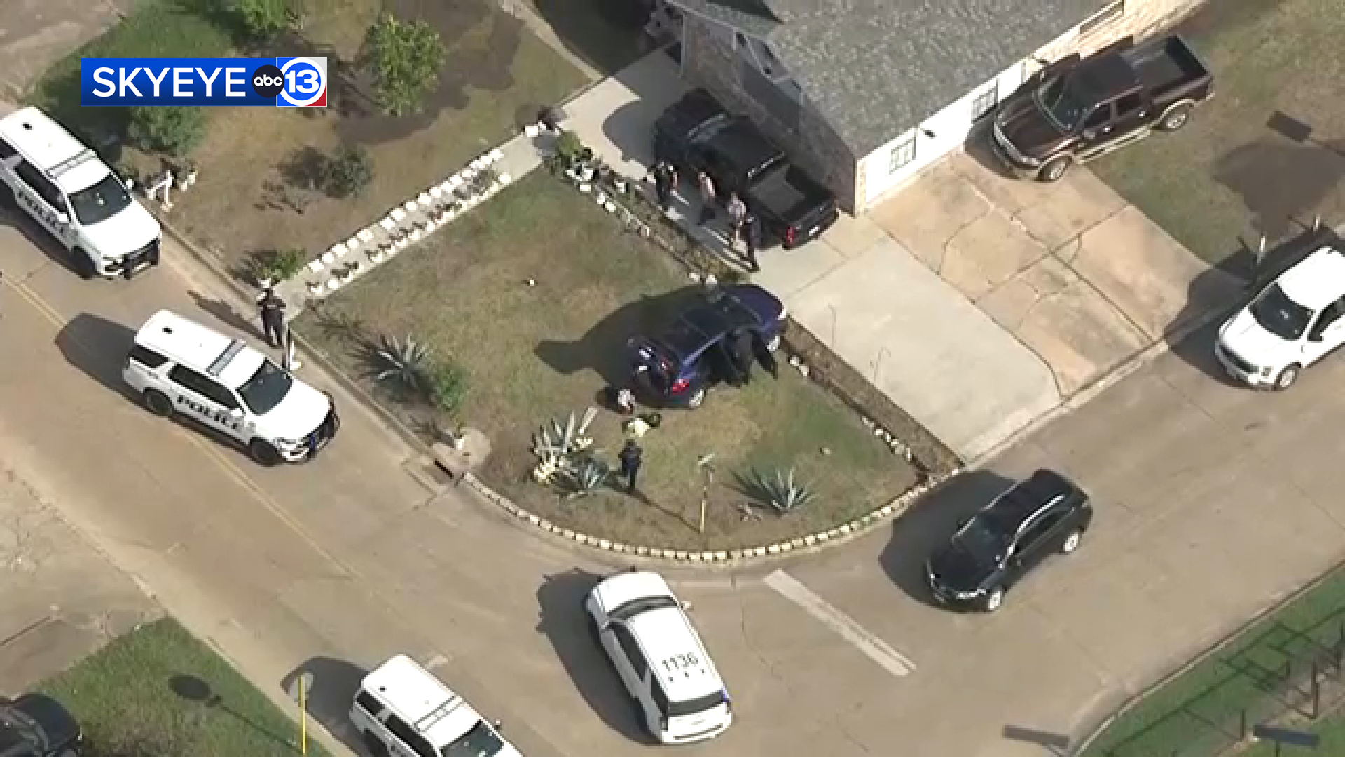 2 people arrested after police chase ends in Channelview area ...