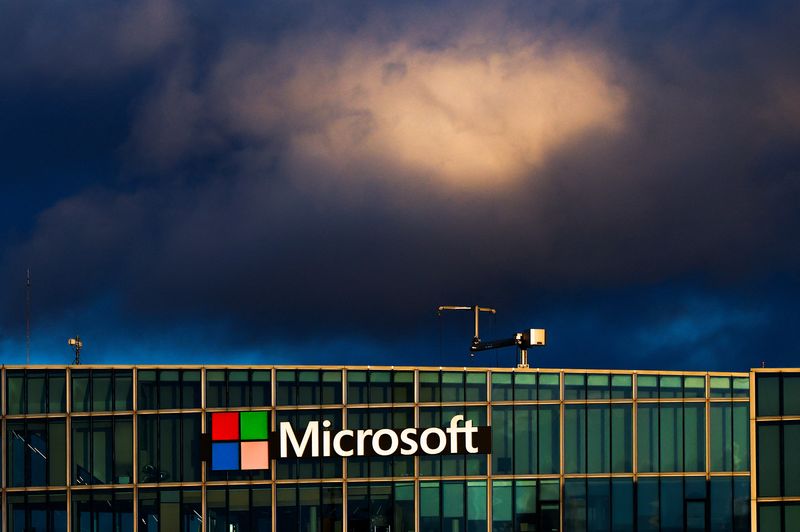 Microsoft cloud forecast beats estimates as cash keeps flowing from AI, shares rise