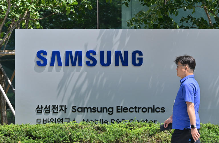 Samsung Q2 2026 memory division shatters records: Galaxy smartphones ...