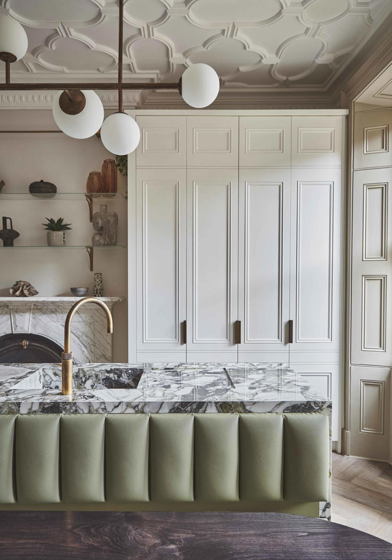 What color countertops go with a white kitchen? The failsafe ...