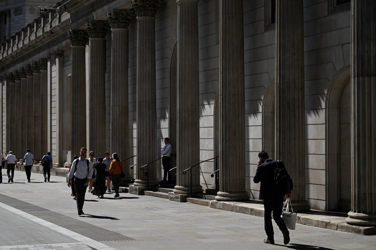 BOE on alert for signs of persistent inflation as it holds rates