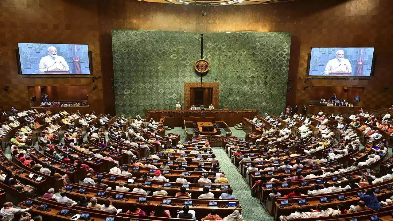 Lok Sabha passes Vande Mataram bill by voice vote