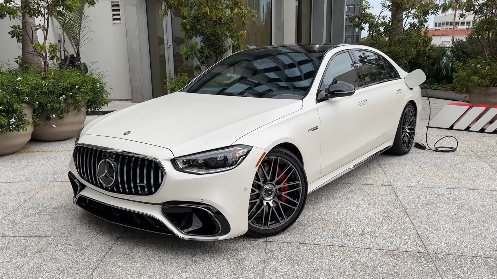 A comprehensive review of the electrified Mercedes AMG S63