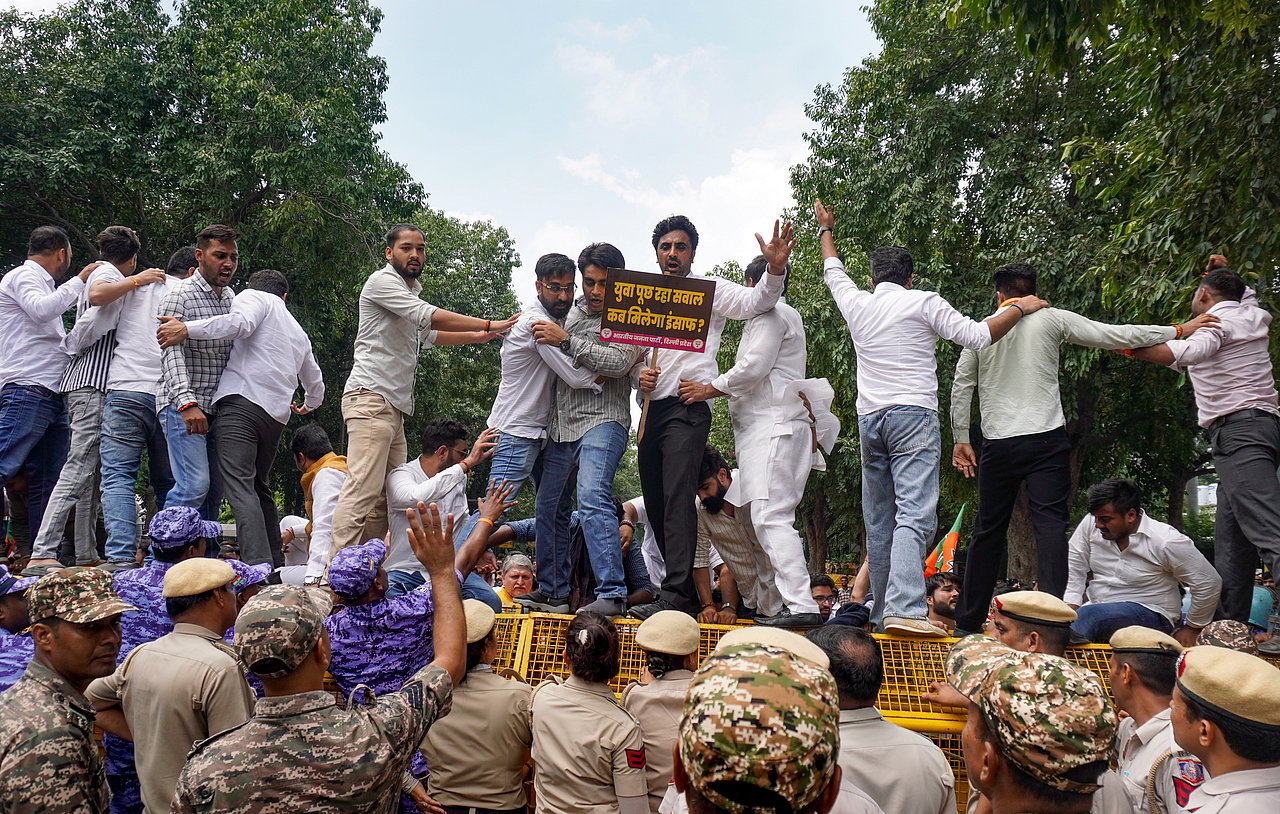 Punjab's opposition parties turn up heat on 'paper leak'; AAP ...