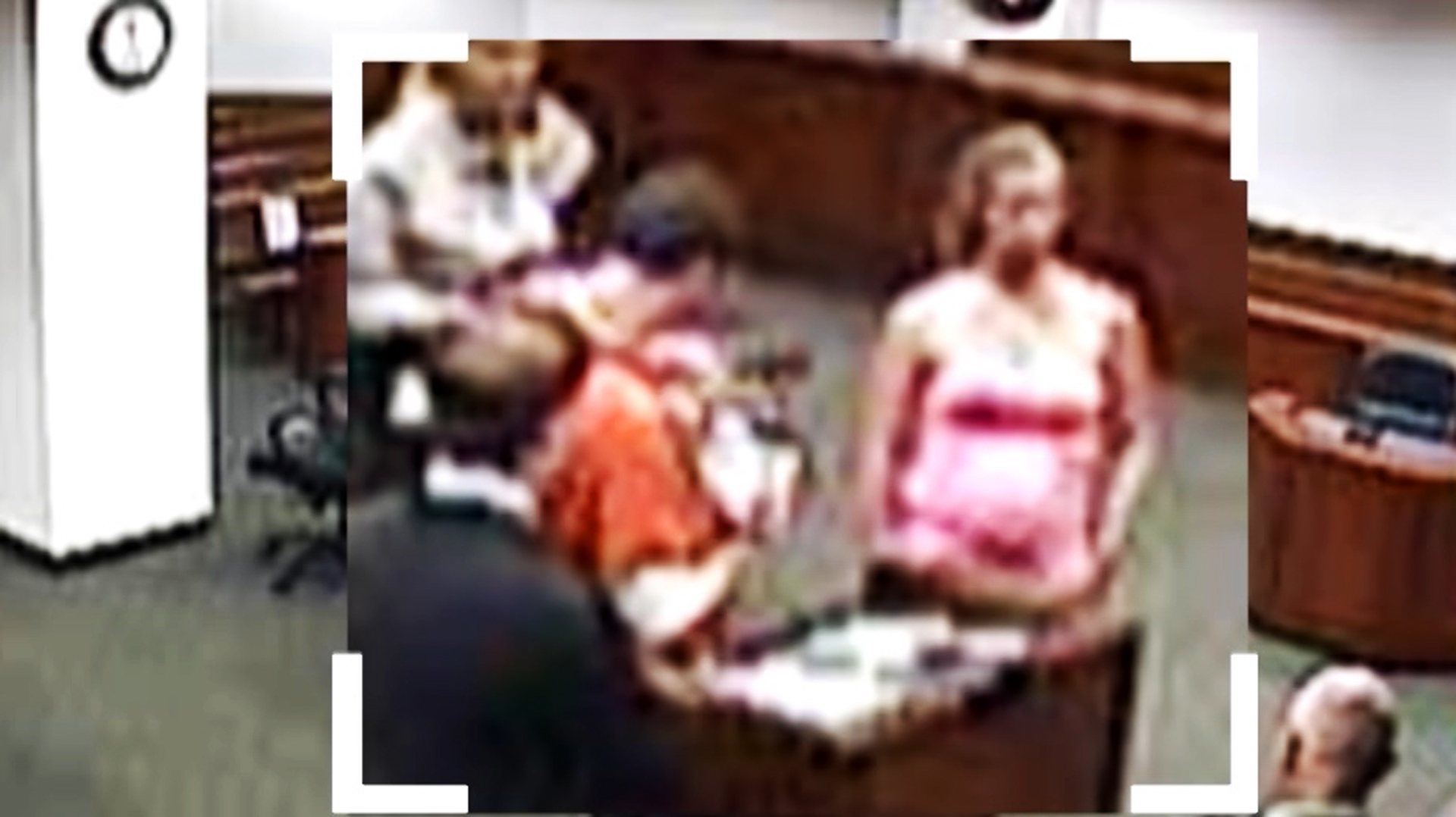 Dad meets baby for first time in courtroom | Court Cam