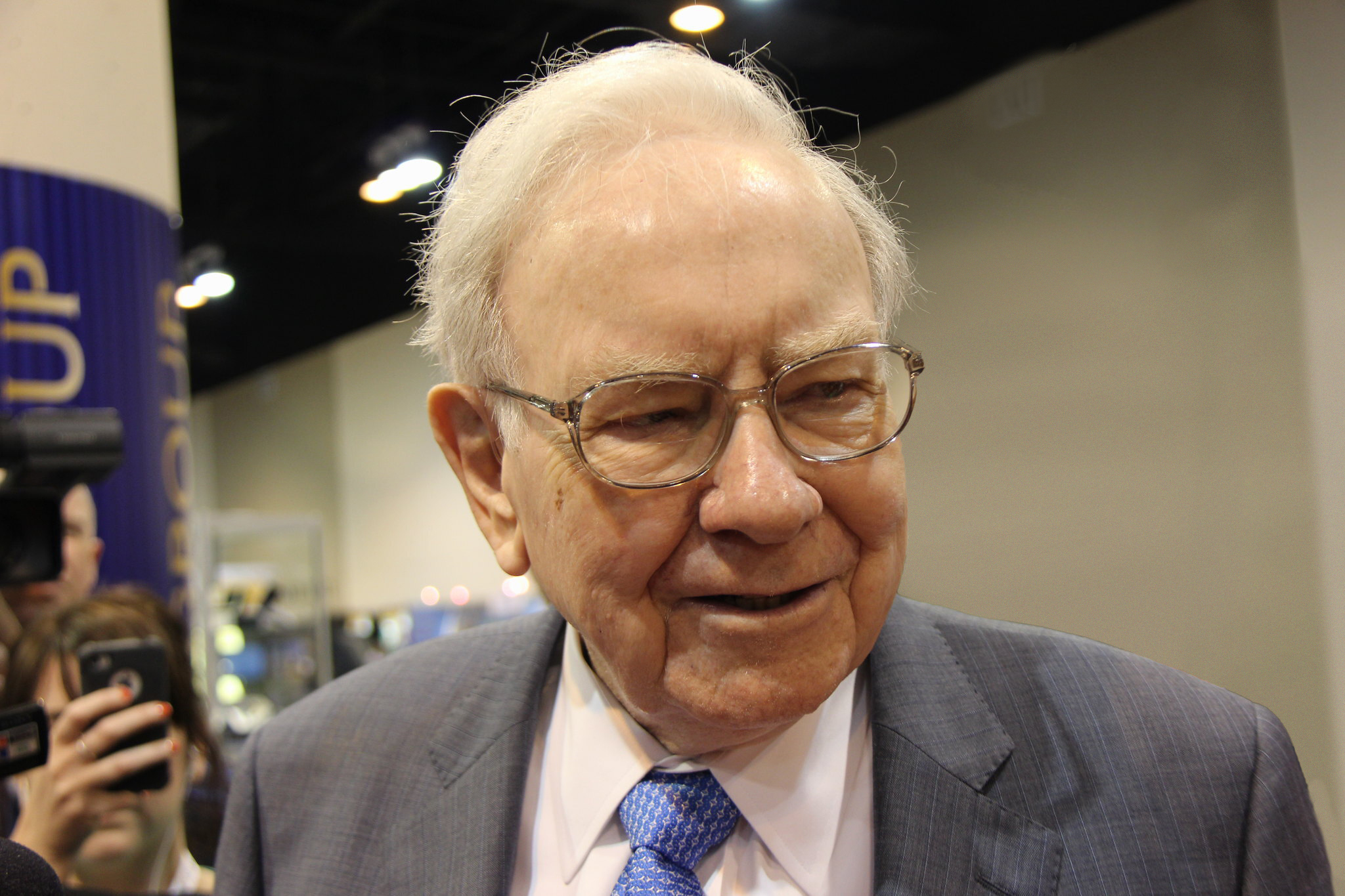 If Warren Buffett could buy and hold only 1 ETF, here's what history says he'd choose