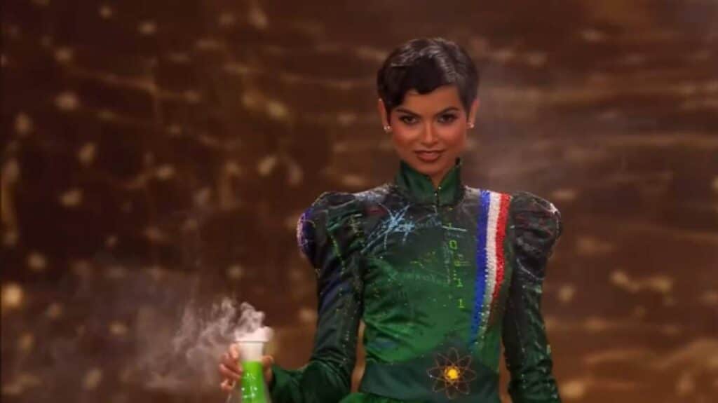 Miss Supranational 2026 Eve Gilles D voile Un Costume National 