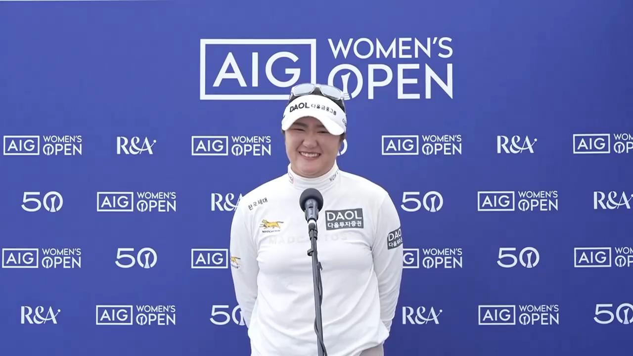 Reaction after triple-chasing Ryu cards 66 in round 1 of women's open ...