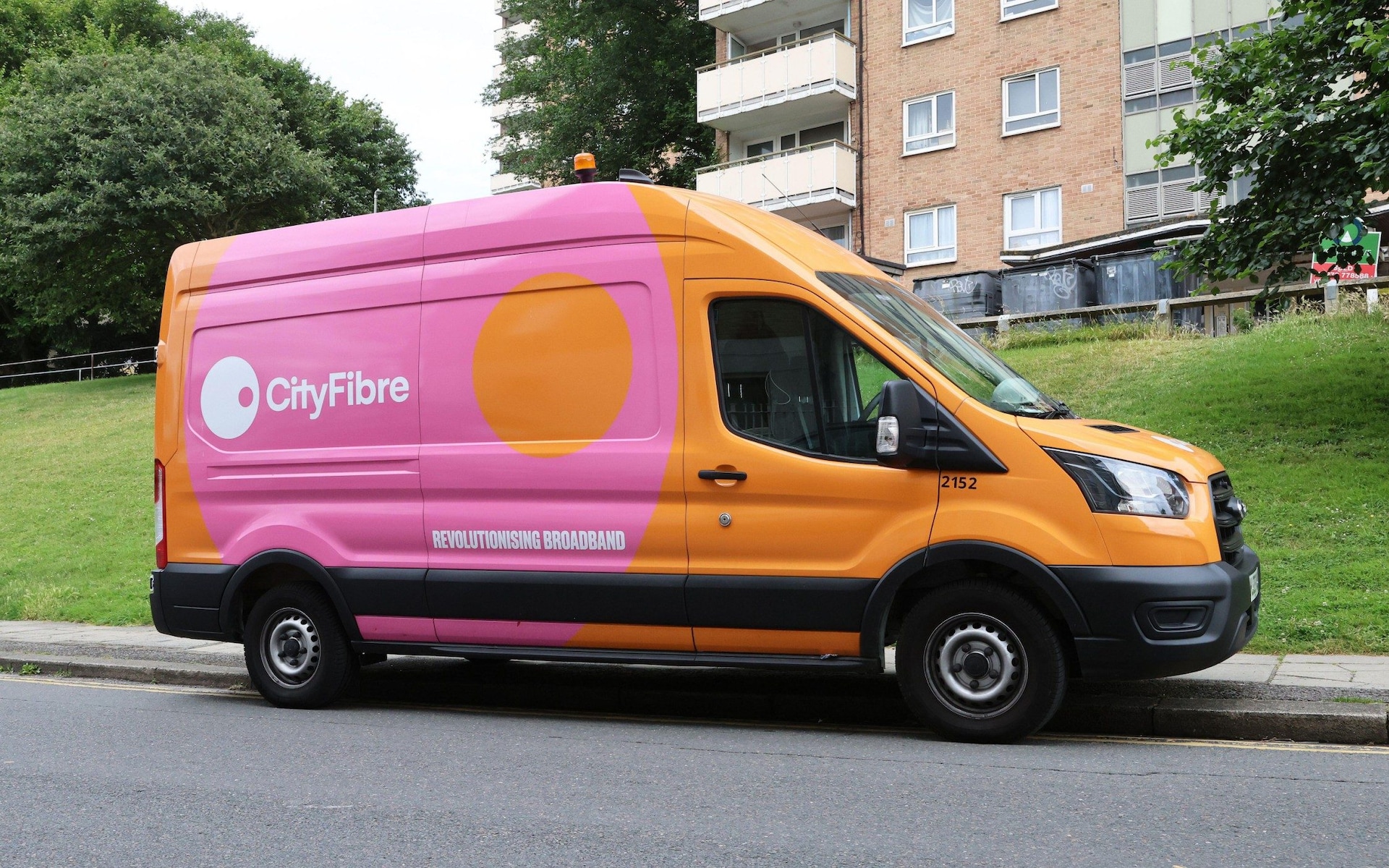 Debt-laden Cityfibre raises £900m to sweep up rivals