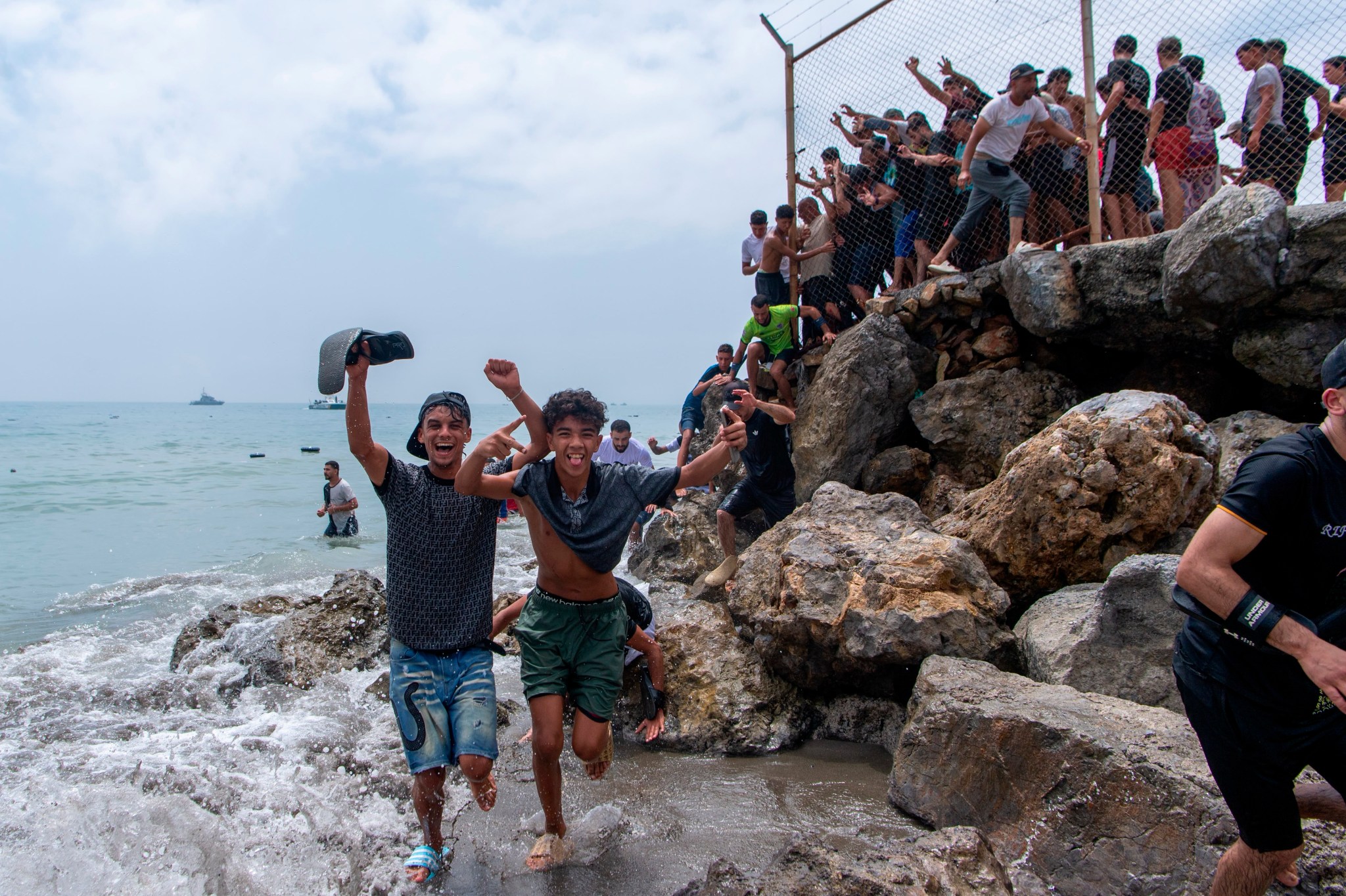 Europe s Southern Border Breached By extraordinary Influx Of Migrants