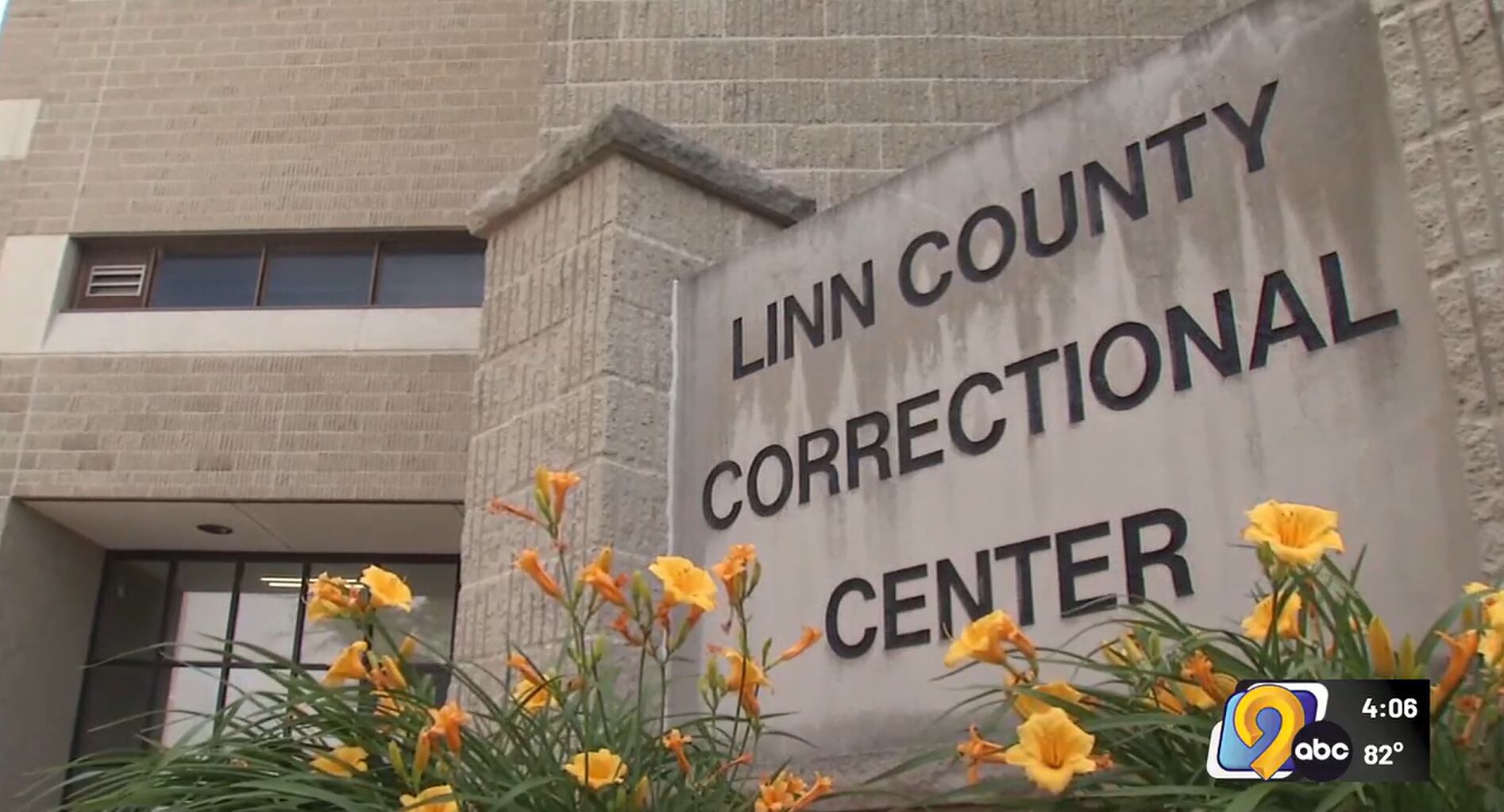 Linn County houses more than 400 ICE detainees this year as immigration ...