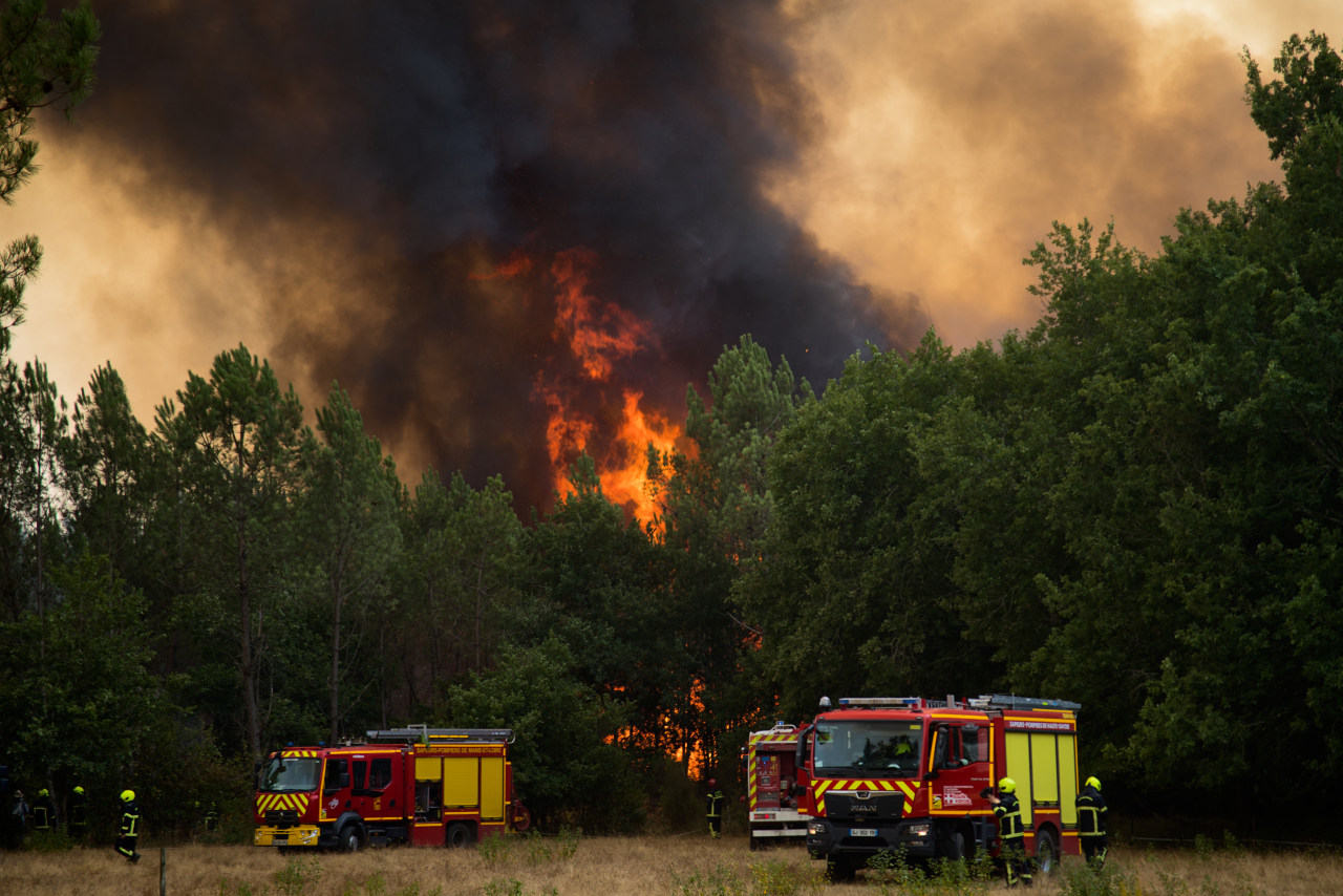 Infernos in France threaten cluster of defense and aerospace factories