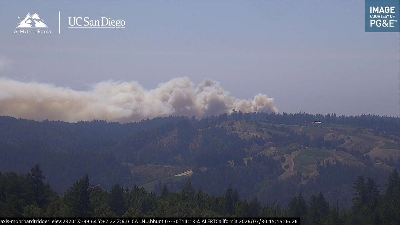 Fast-growing fire in Sonoma County prompts Highway 1 closure