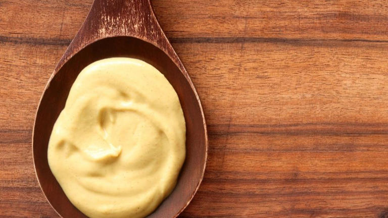 Deliciosa pechuga en salsa de mostaza para una comida sencilla, pero elegante