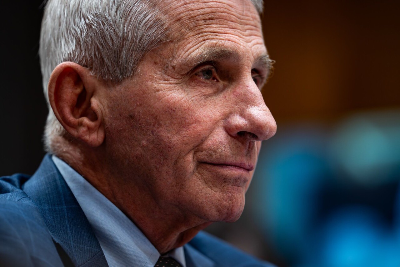 Fauci's turn from pandemic star to silent witness