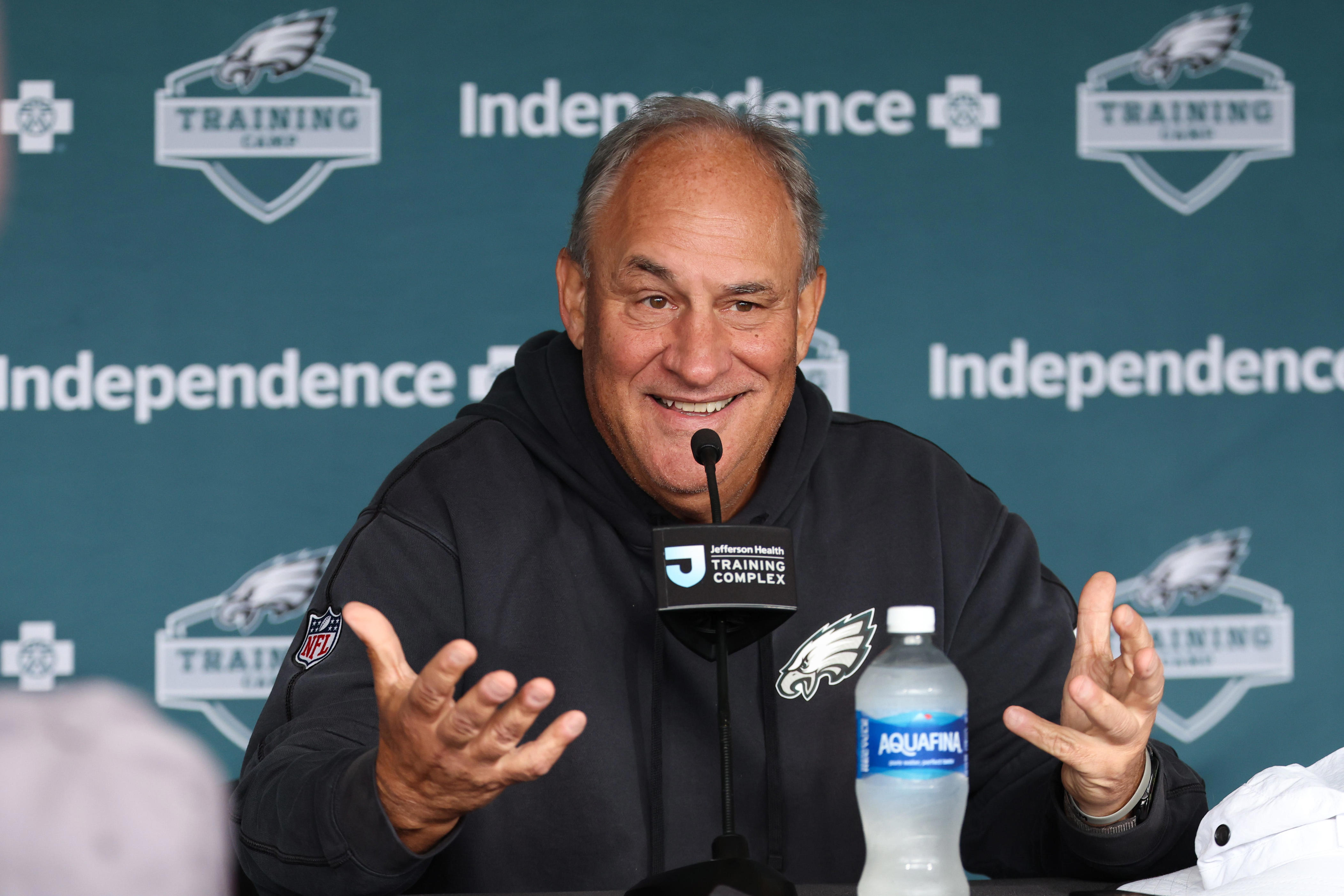 Eagles' defense continues to control training camp competition