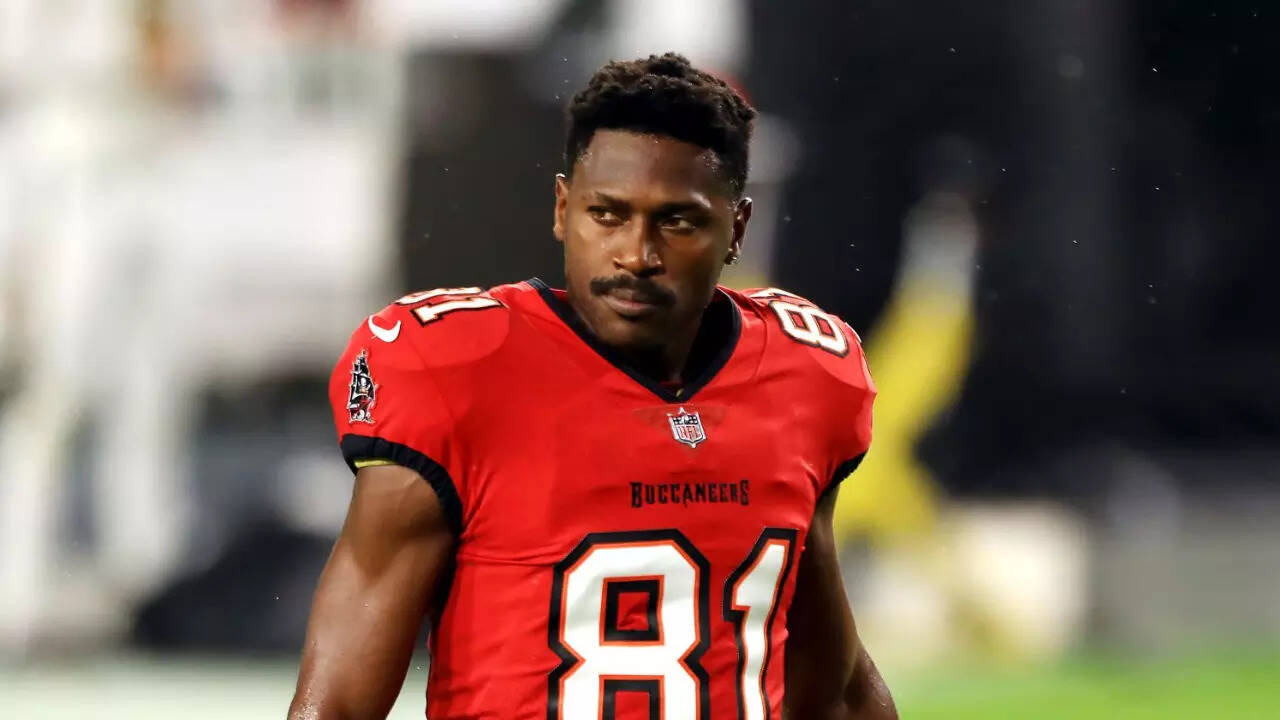 Image for "I blew all my money": How did Antonio Brown go from millionaire to bankrupt? Explaining his downfall, legal cases, and more