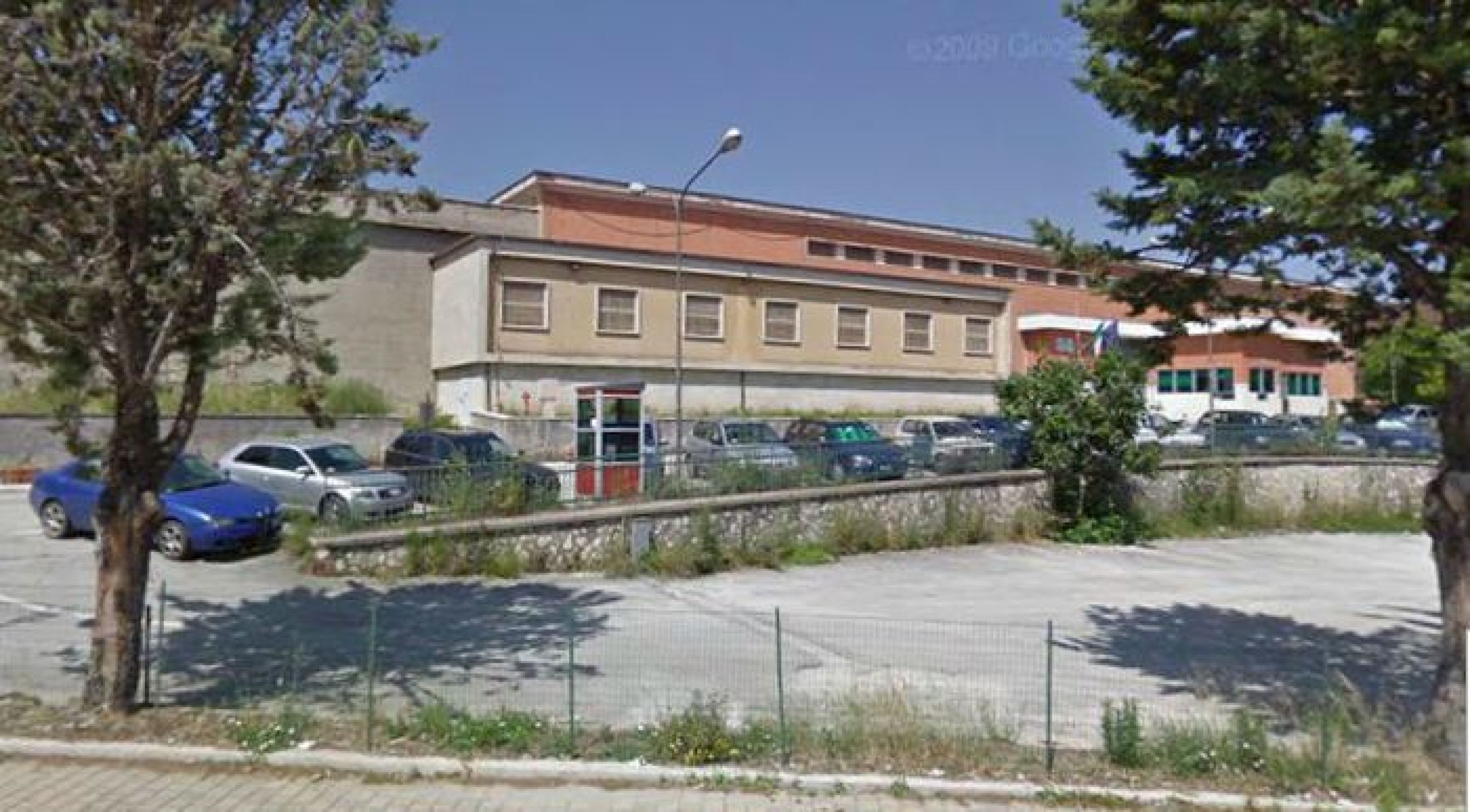 aggredisce-i-carabinieri-chiamati-da-ragazze-minacciate-arrestato-26enne