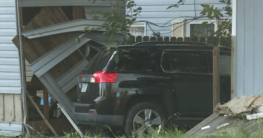 Two injured in crash on South Rosemont Road in Virginia Beach