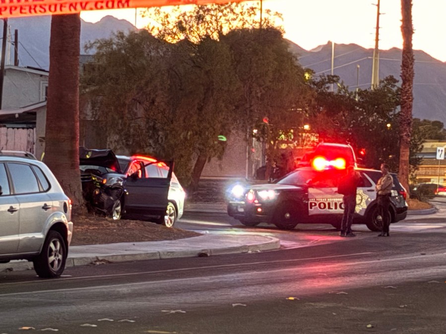 Las Vegas police: Man killed after intervening in flower robbery