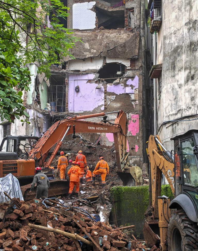9 killed as 4-storey building collapses in Bhiwandi; at least 3 still ...