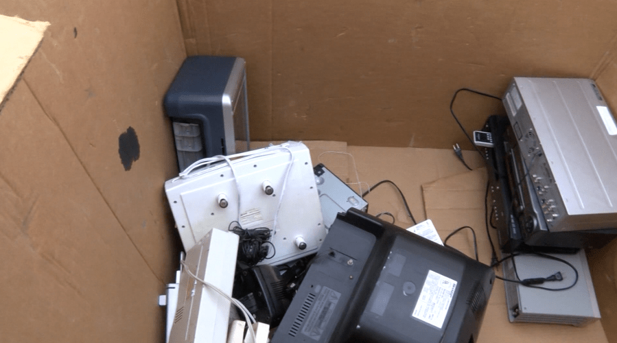 Normal to host self-service electronic recycling