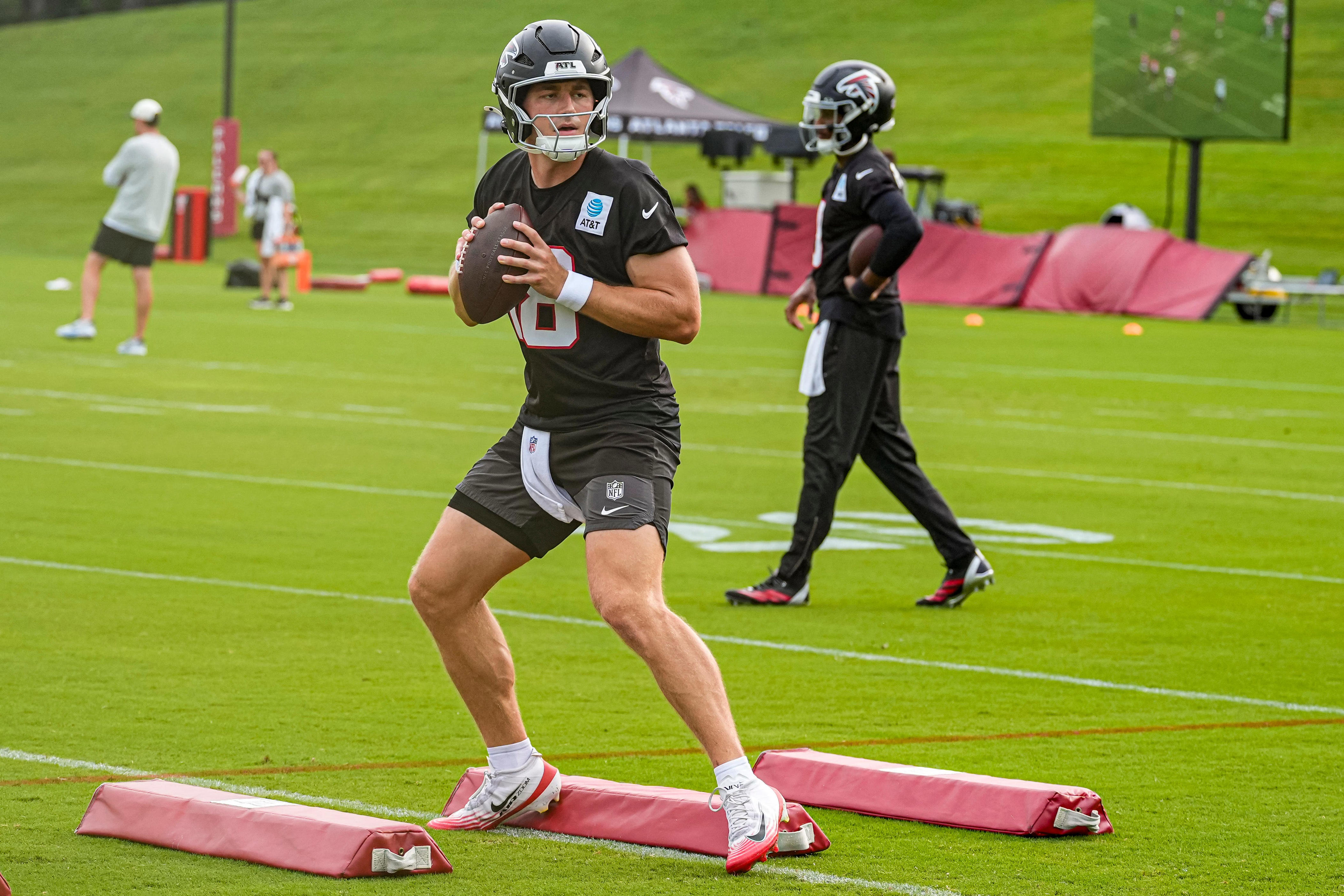 Falcons recap: Jack Strand gets QB1 reps, London's Taco Bell date