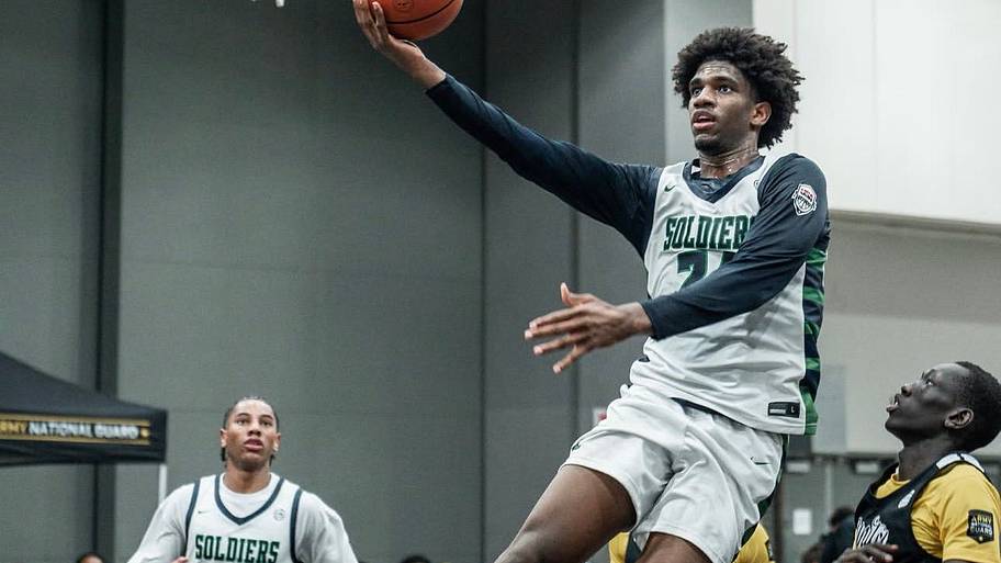 Huskies make final cut to 8 for 5-star small forward