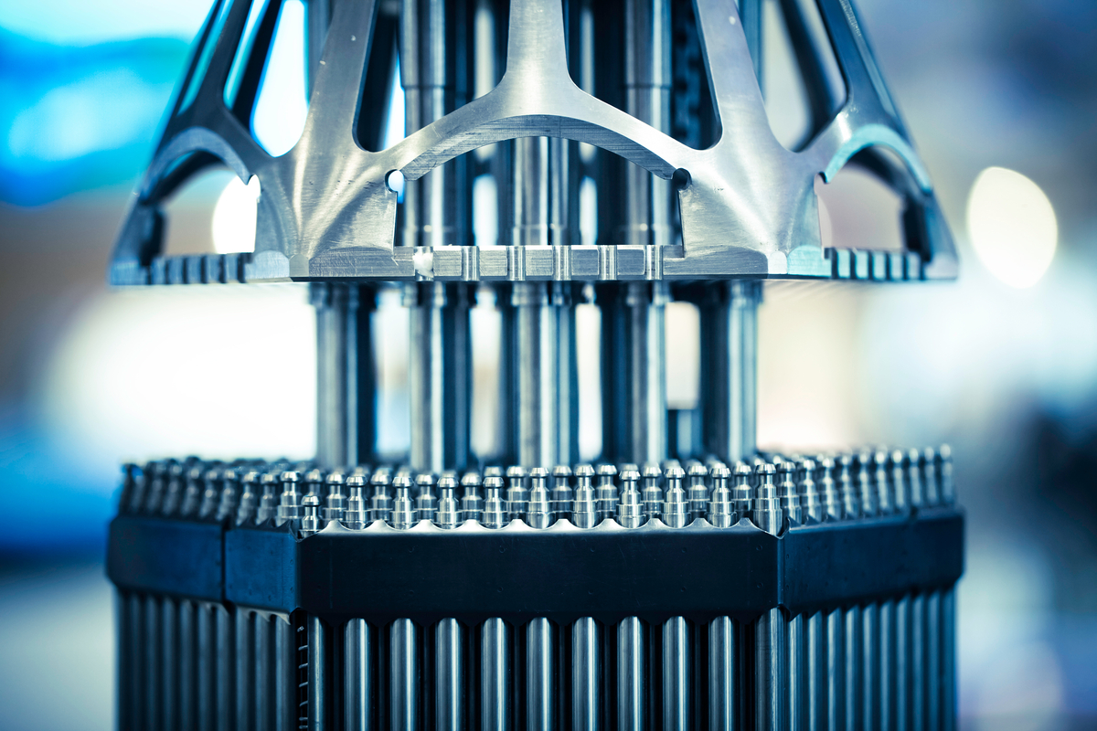 Oklo vs. NuScale: Which one actually has paying customers lined up?
