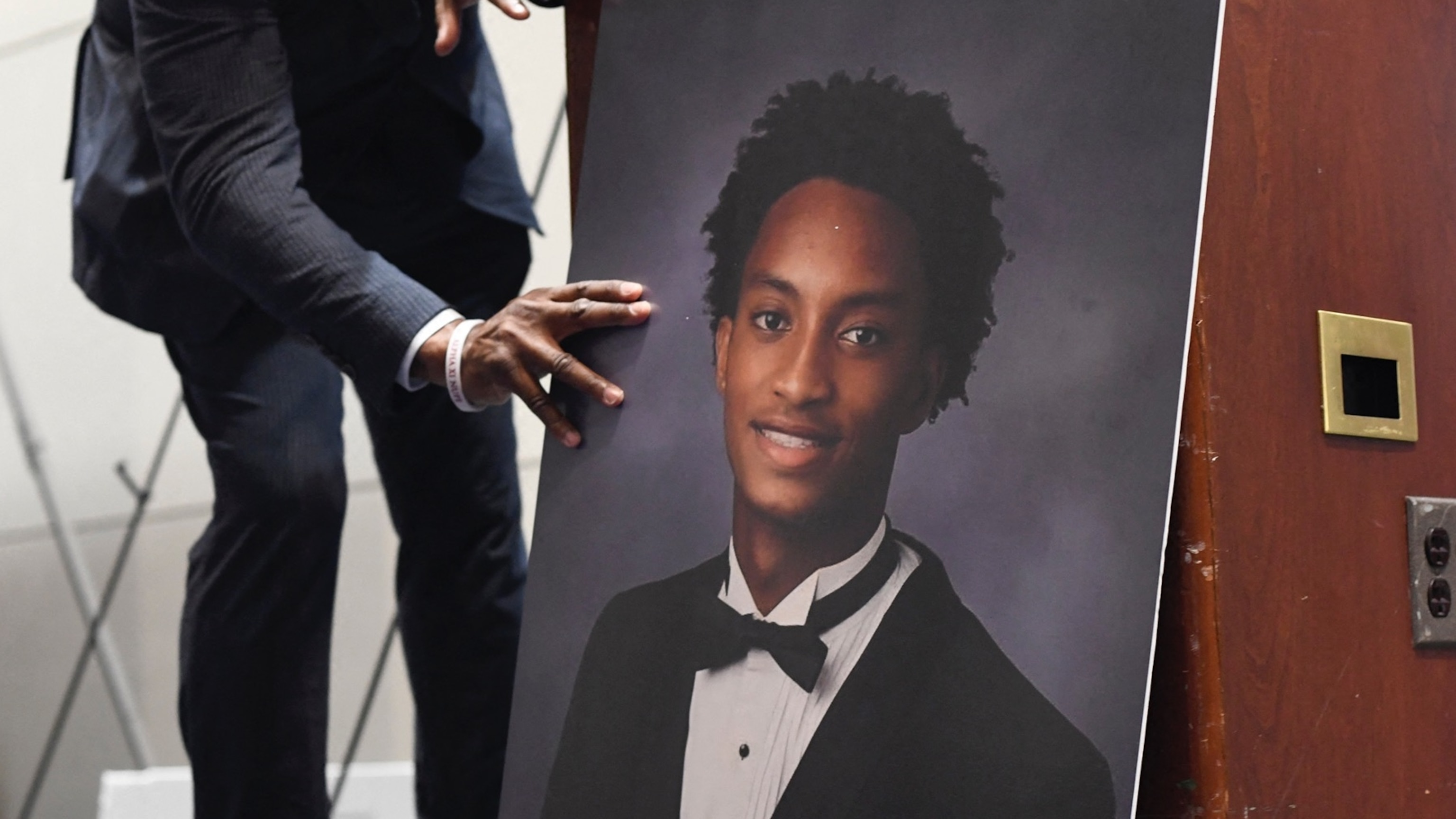 DA promises to present grand jury 'thorough' investigation into Nolan Wells' death