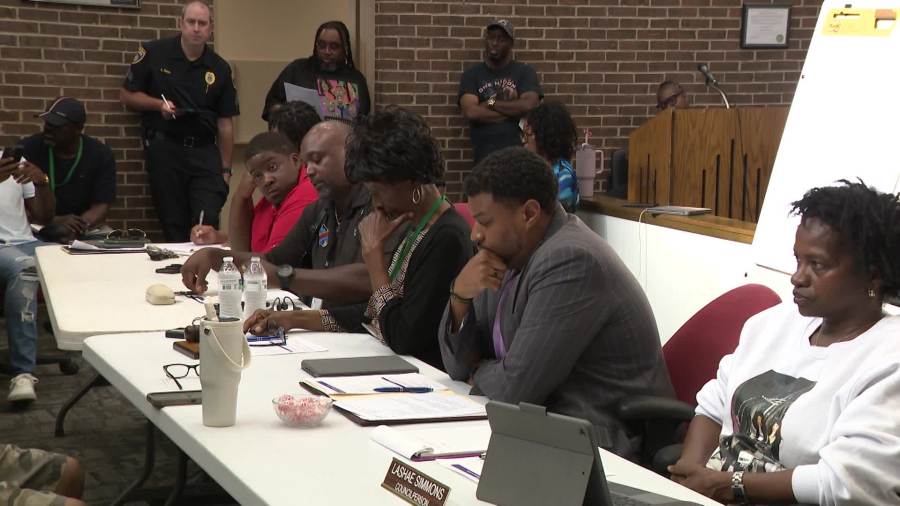 Muskegon Heights residents seek answers during special meeting