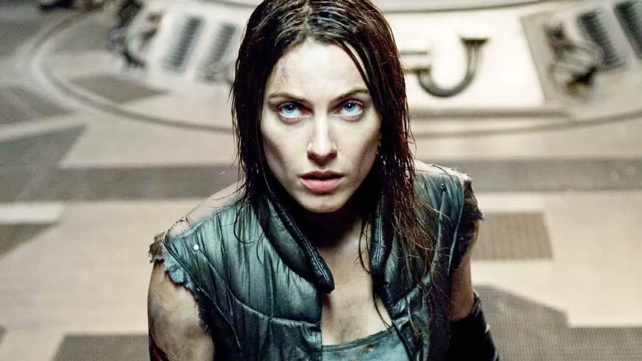 10 amazing plot twists in otherwise awful movies