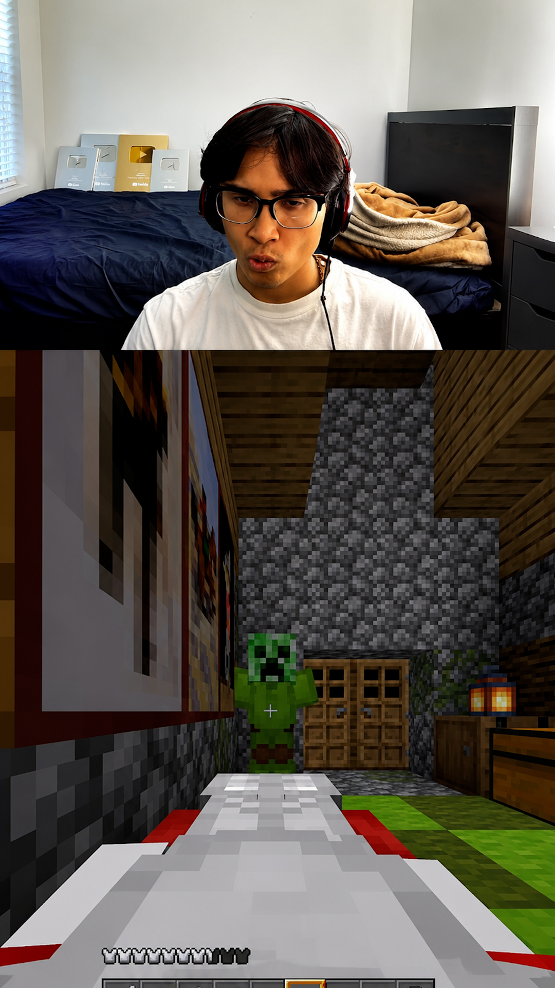 Player encounters head creeper entity in Minecraft