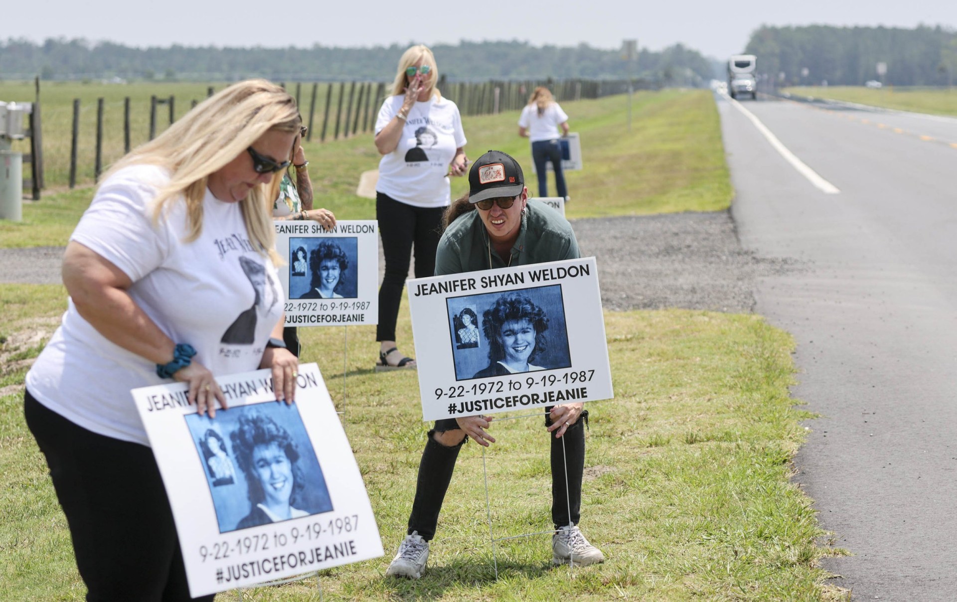 Relatives of Jeanifer Weldon gathered outside the jail (Picture: Douglas R Clifford/TNS via ZUMA Press Wire/Shutterstock)