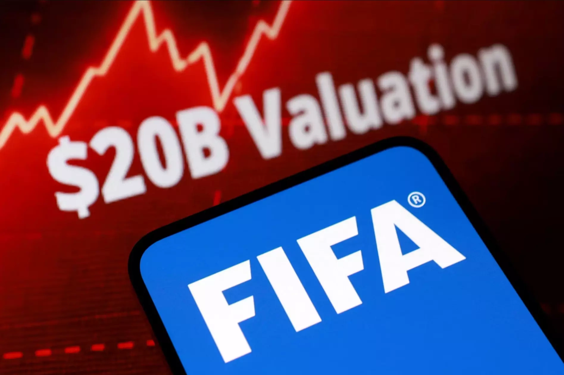 FIFA không lùi bước trước tối hậu thư của UEFA